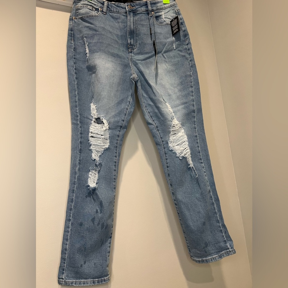 Fashion Nova Soulmate Ripped Mom Jean